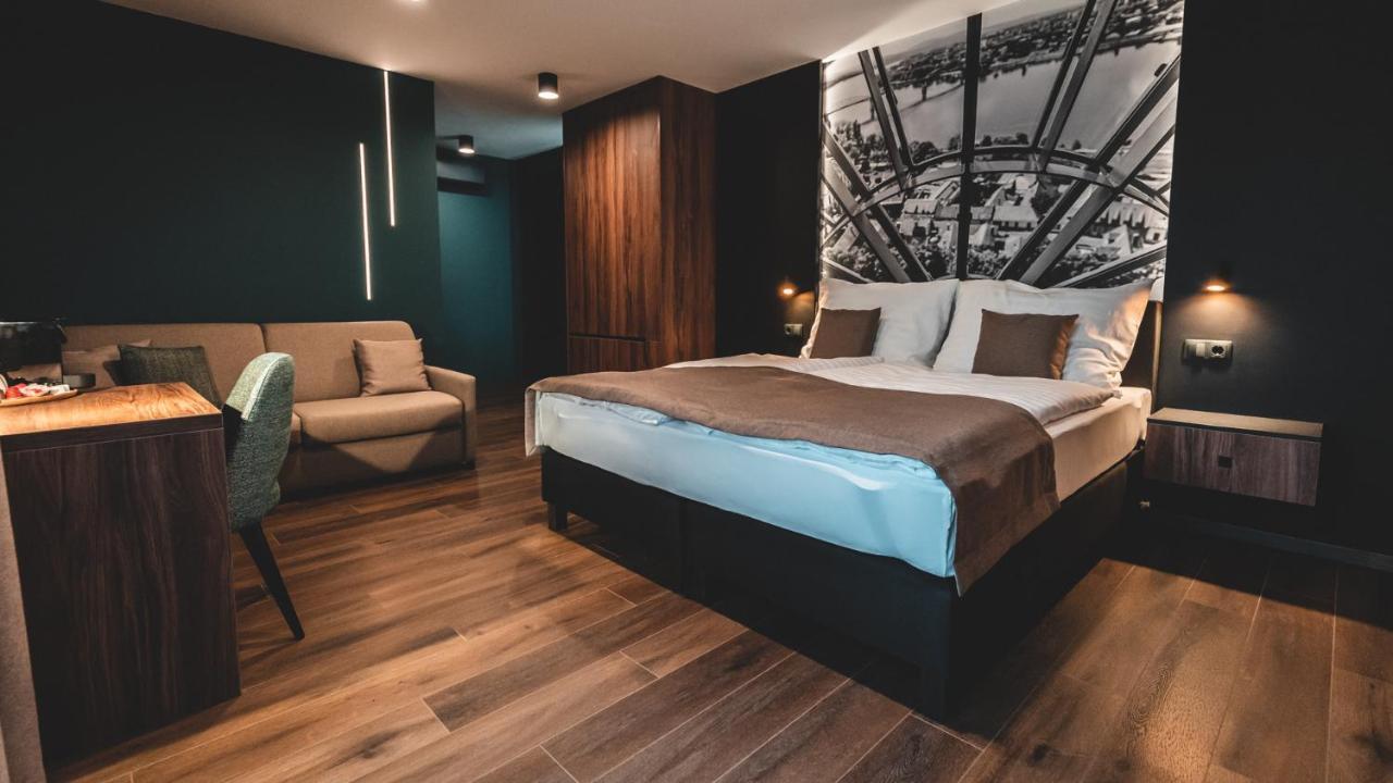 Mediterraneo Luxury Room Esztergom Bagian luar foto