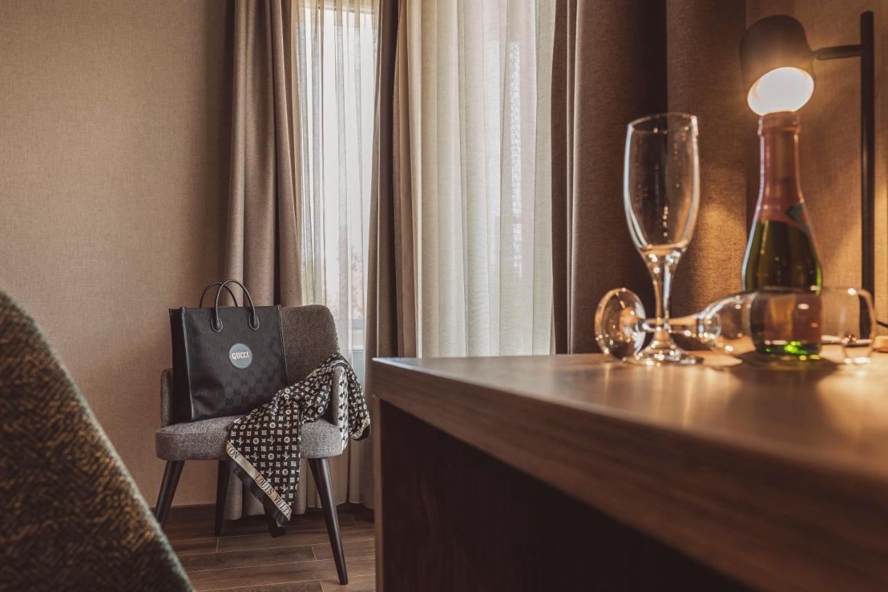 Mediterraneo Luxury Room Esztergom Bagian luar foto