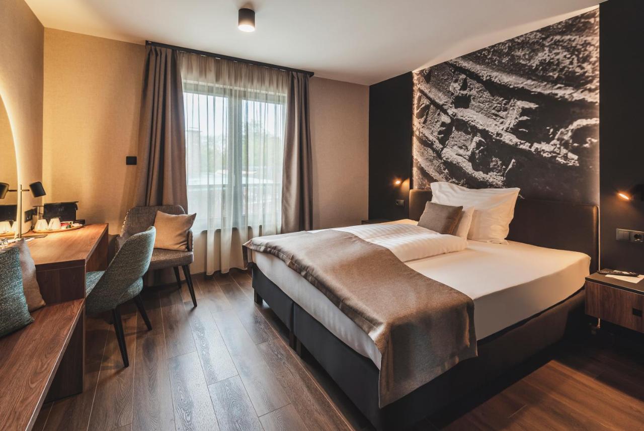 Mediterraneo Luxury Room Esztergom Bagian luar foto