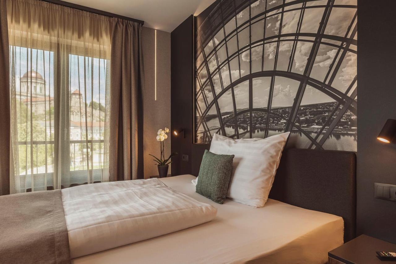 Mediterraneo Luxury Room Esztergom Bagian luar foto