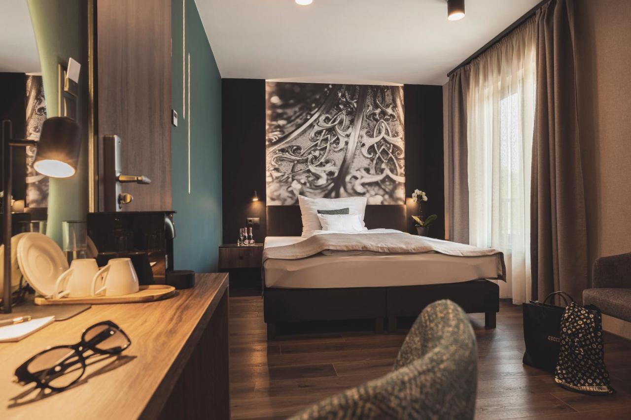 Mediterraneo Luxury Room Esztergom Bagian luar foto
