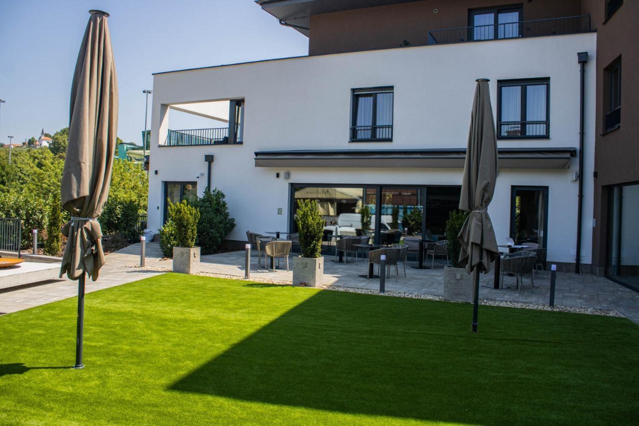 Mediterraneo Luxury Room Esztergom Bagian luar foto