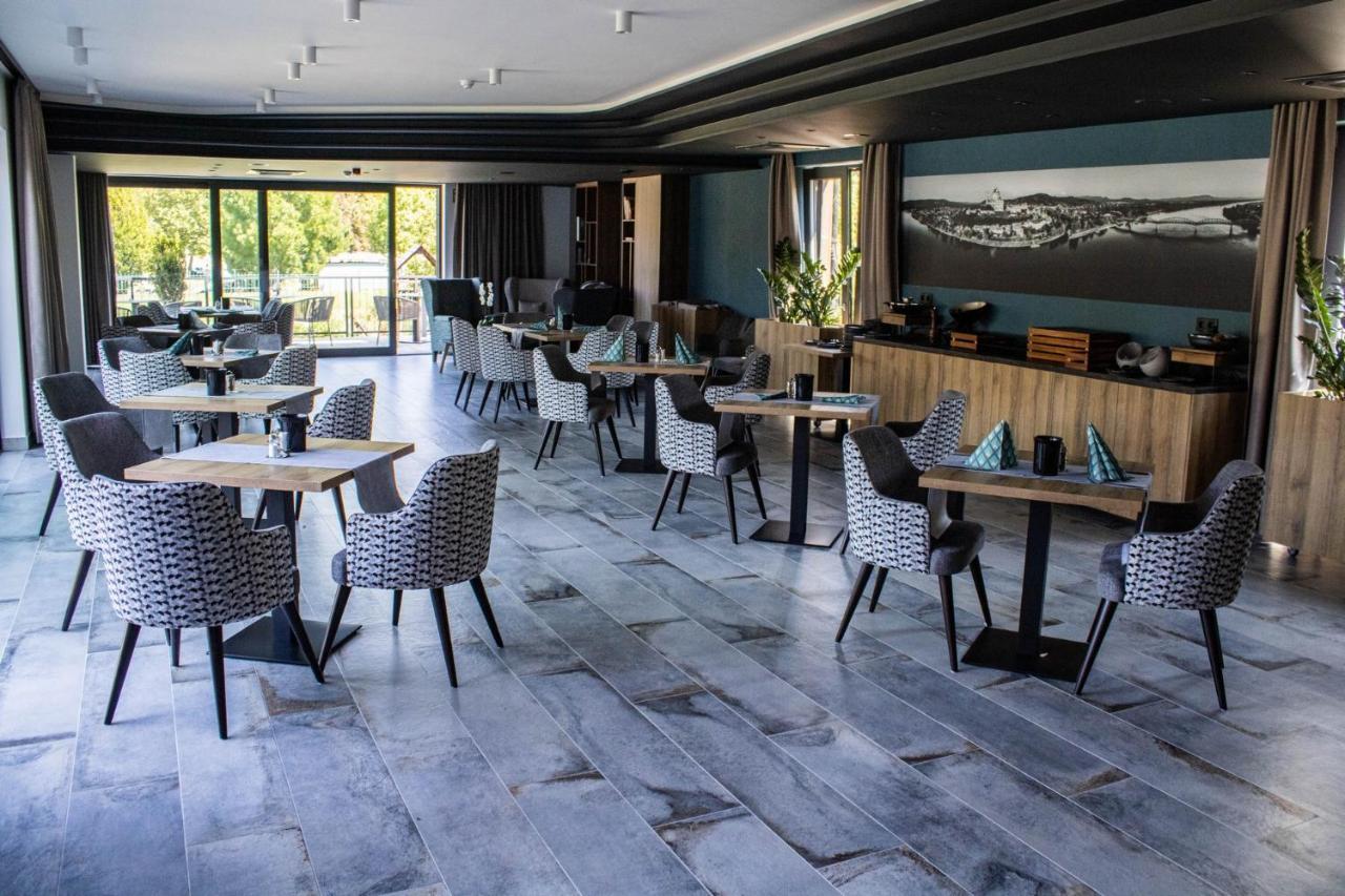 Mediterraneo Luxury Room Esztergom Bagian luar foto